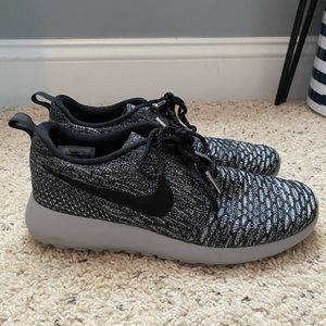 Nike Women’s Roshes